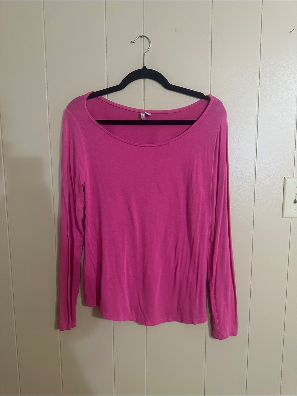 Women’s Long Sleeve Scoop Neck Top - Pink